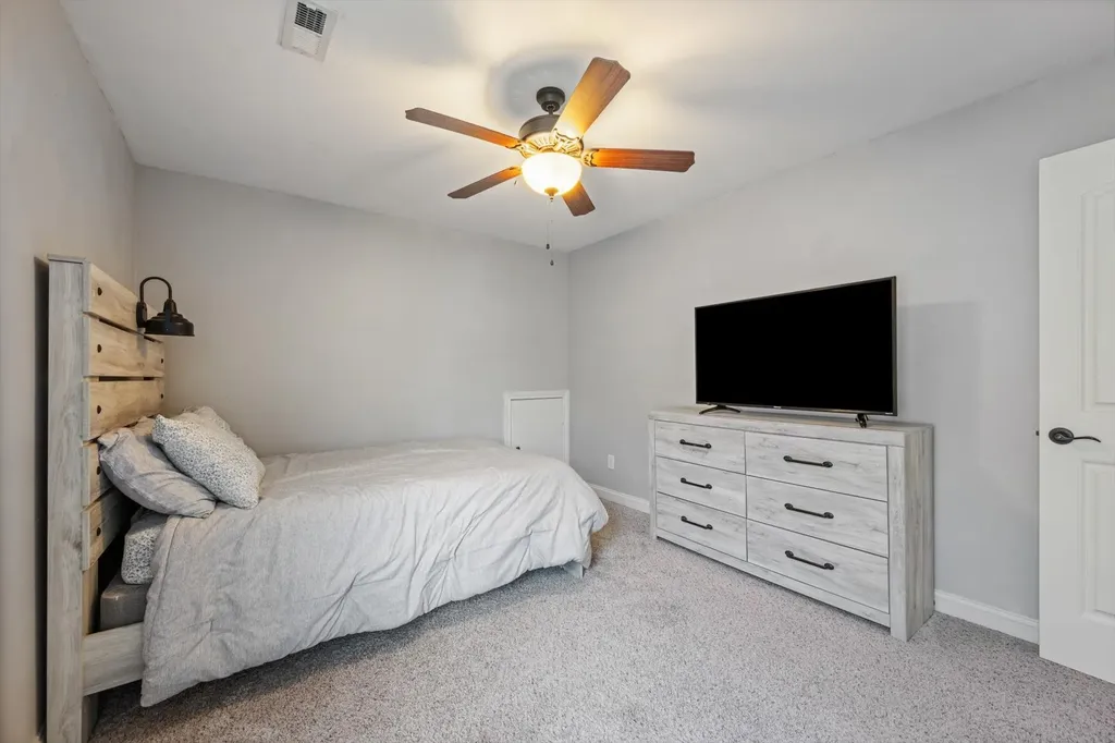 1496 Amberley Drive Clarksville TN 37043