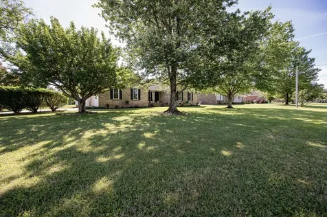 152 Greenbriar Circle Manchester TN 37355