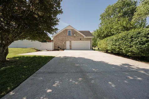 152 Greenbriar Circle Manchester TN 37355