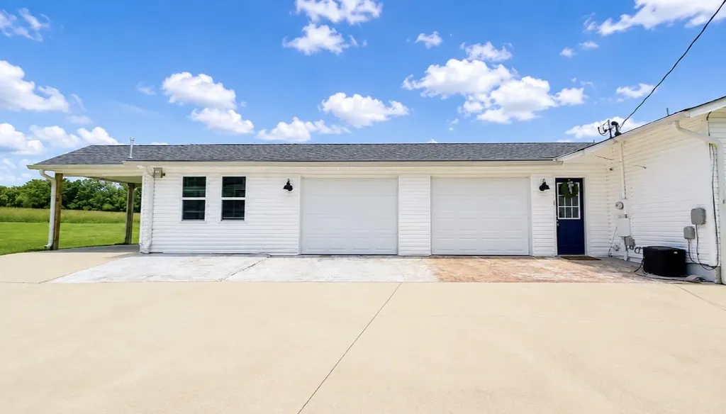 876 W Point Road Lawrenceburg TN 38464