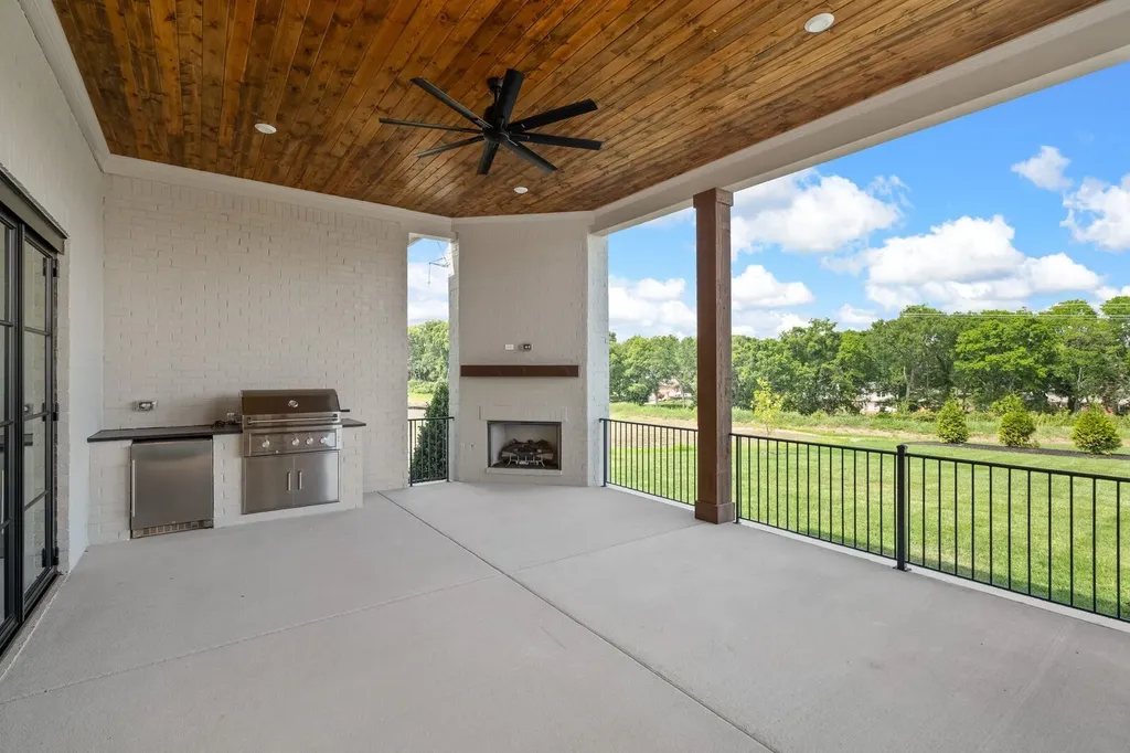 527 Divine Court Arrington TN 37014