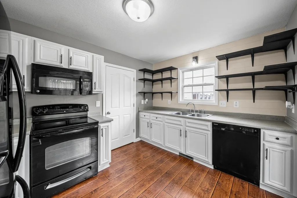 709 Arrowfield Drive Clarksville TN 37042