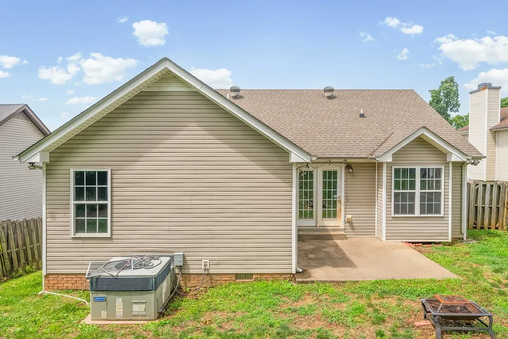 709 Arrowfield Drive Clarksville TN 37042