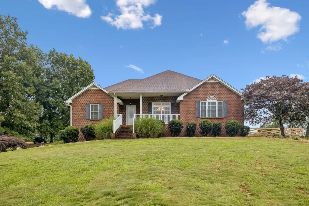 112 Kelly Lane Lafayette TN 37083