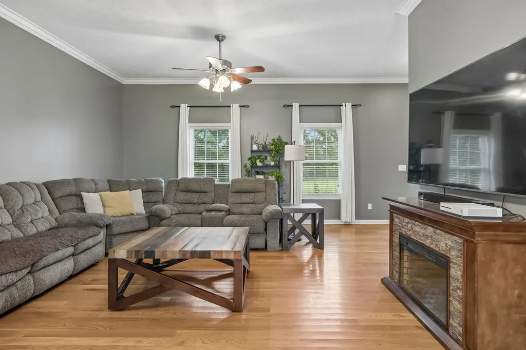 112 Kelly Lane Lafayette TN 37083