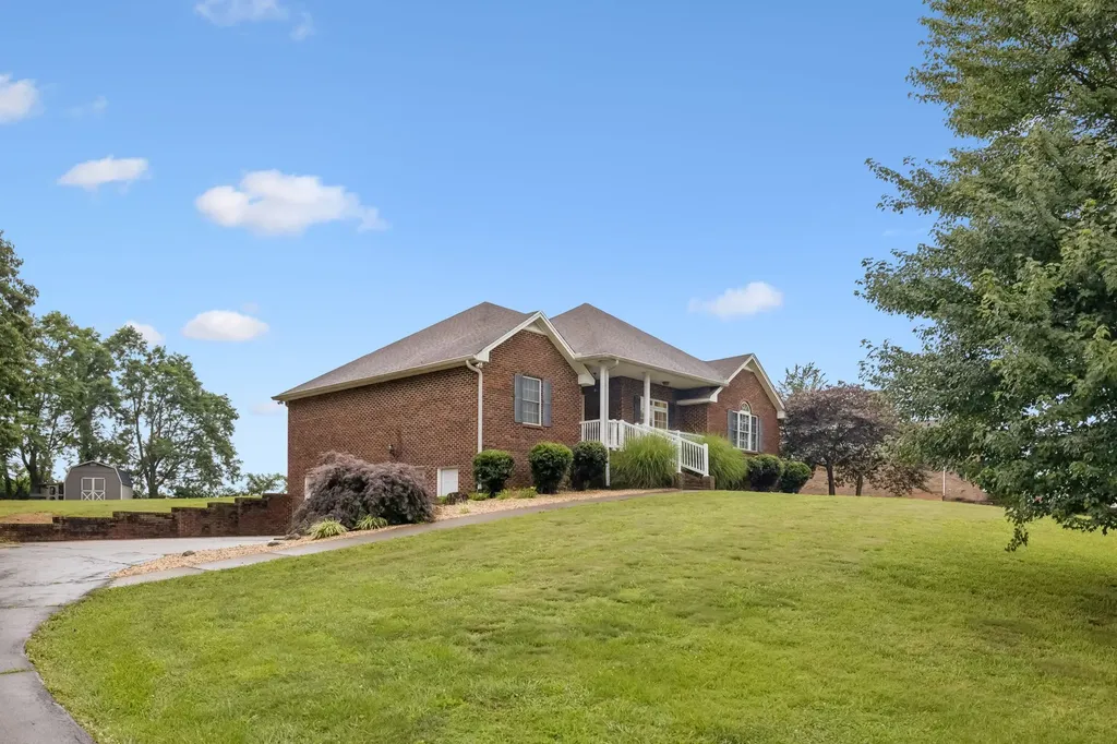 112 Kelly Lane Lafayette TN 37083