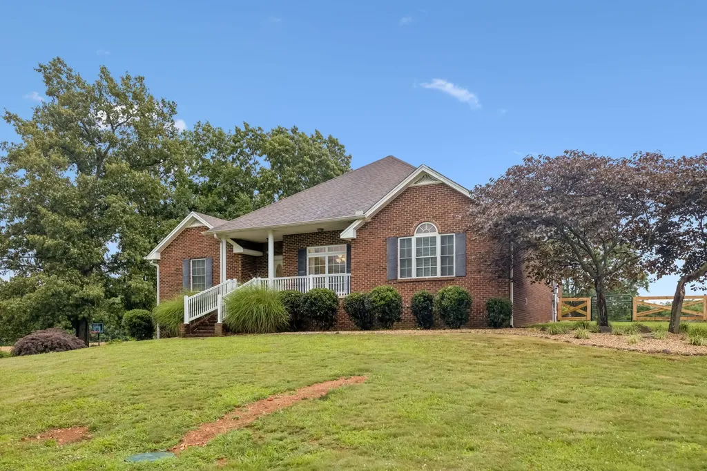 112 Kelly Lane Lafayette TN 37083