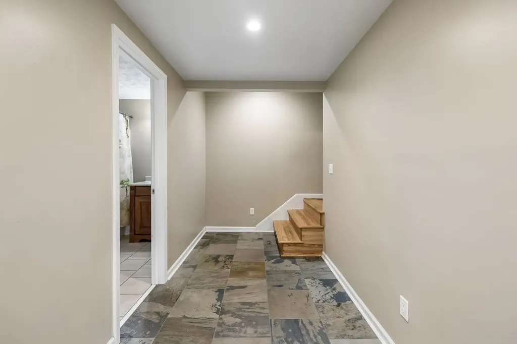 112 Kelly Lane Lafayette TN 37083