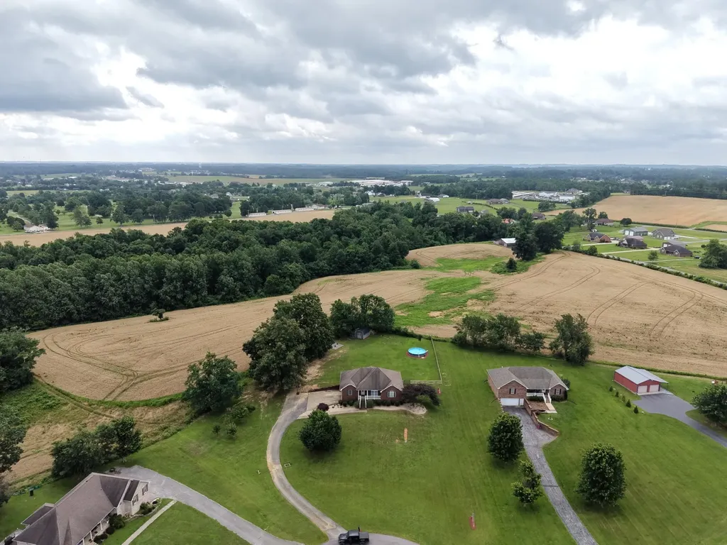 112 Kelly Lane Lafayette TN 37083