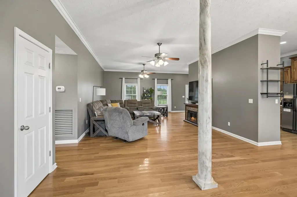 112 Kelly Lane Lafayette TN 37083