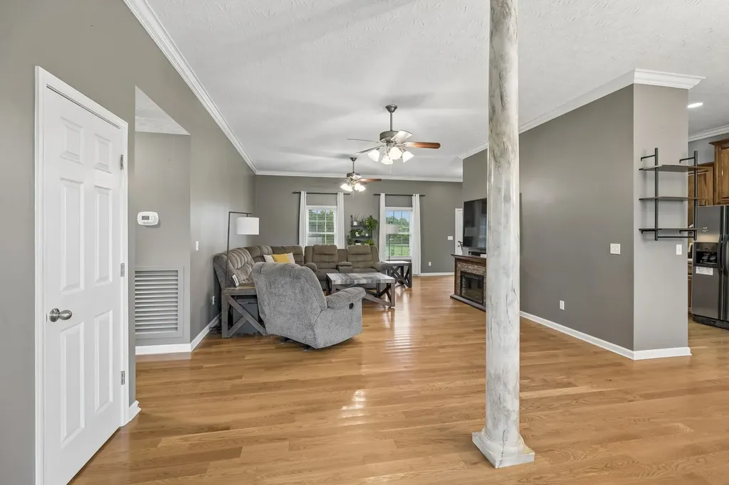 112 Kelly Lane Lafayette TN 37083