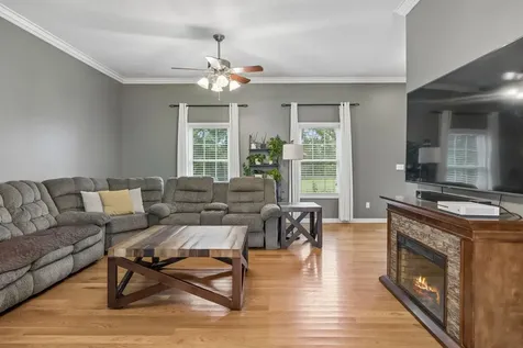 112 Kelly Lane Lafayette TN 37083