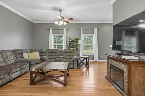 112 Kelly Lane Lafayette TN 37083