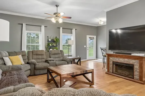 112 Kelly Lane Lafayette TN 37083