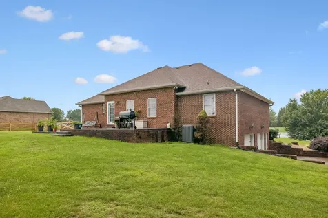 112 Kelly Lane Lafayette TN 37083
