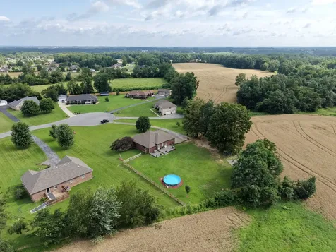 112 Kelly Lane Lafayette TN 37083