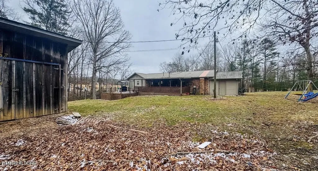 357 Pine Creek Road Oneida TN 37841