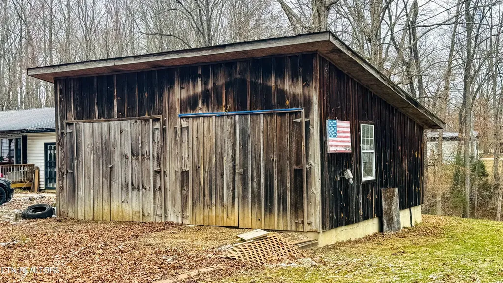 357 Pine Creek Road Oneida TN 37841