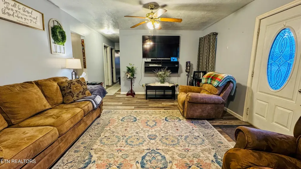 357 Pine Creek Road Oneida TN 37841