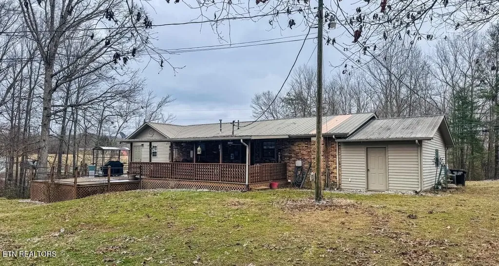 357 Pine Creek Road Oneida TN 37841