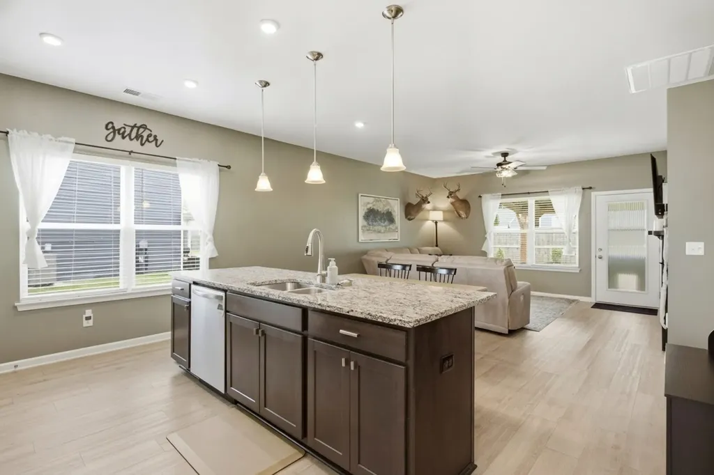 2108 Franks Court Columbia TN 38401