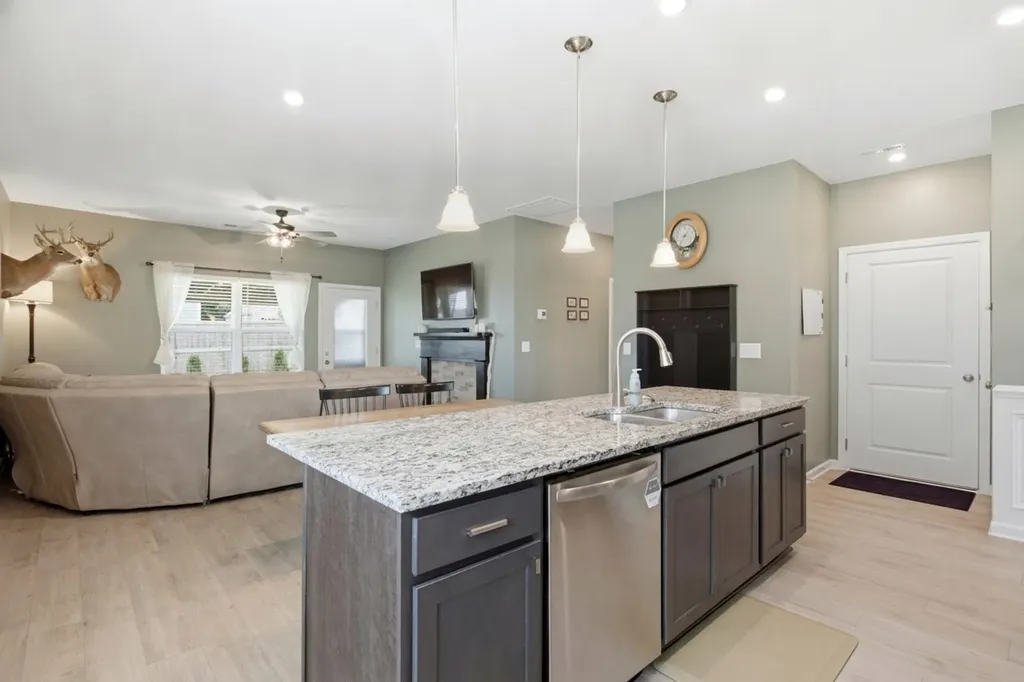 2108 Franks Court Columbia TN 38401