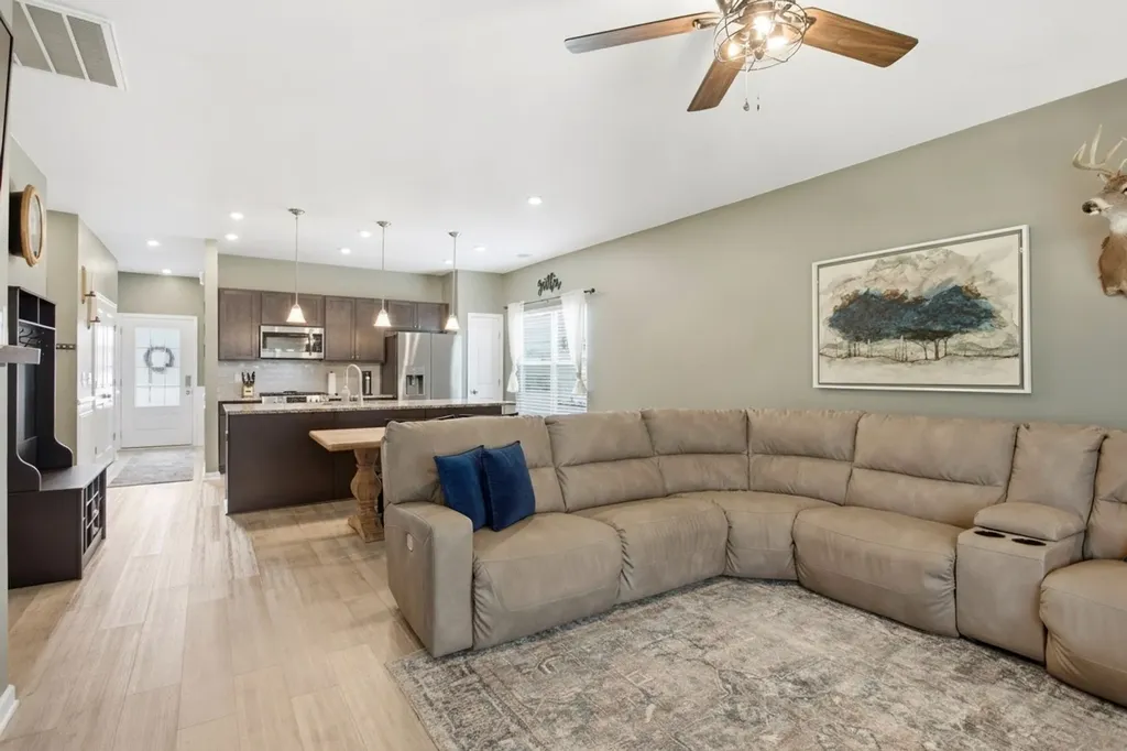 2108 Franks Court Columbia TN 38401