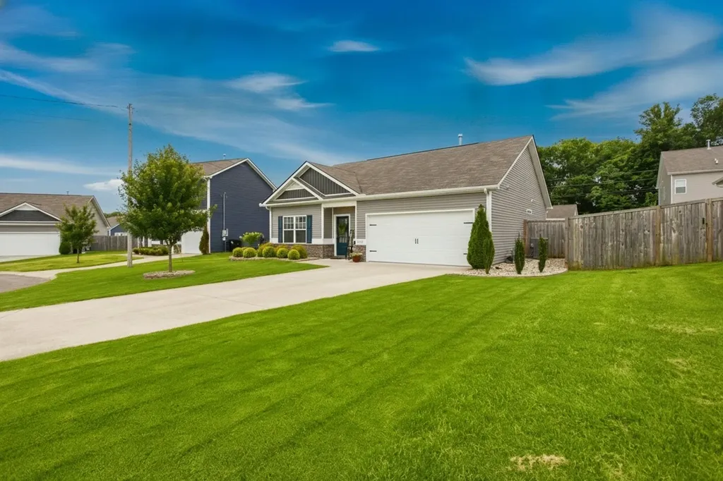 2108 Franks Court Columbia TN 38401