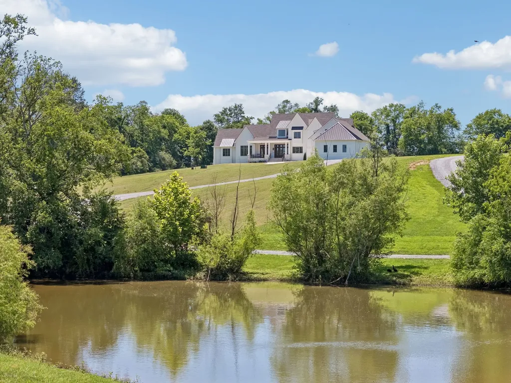 197E Bugg Hollow Road Gallatin TN 37066