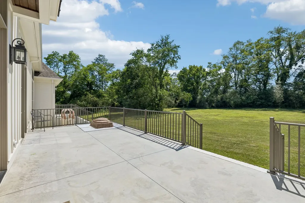 197E Bugg Hollow Road Gallatin TN 37066