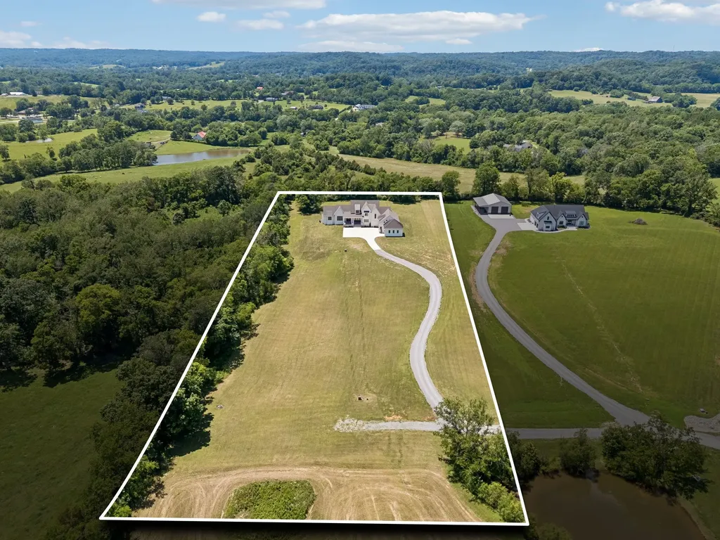 197E Bugg Hollow Road Gallatin TN 37066