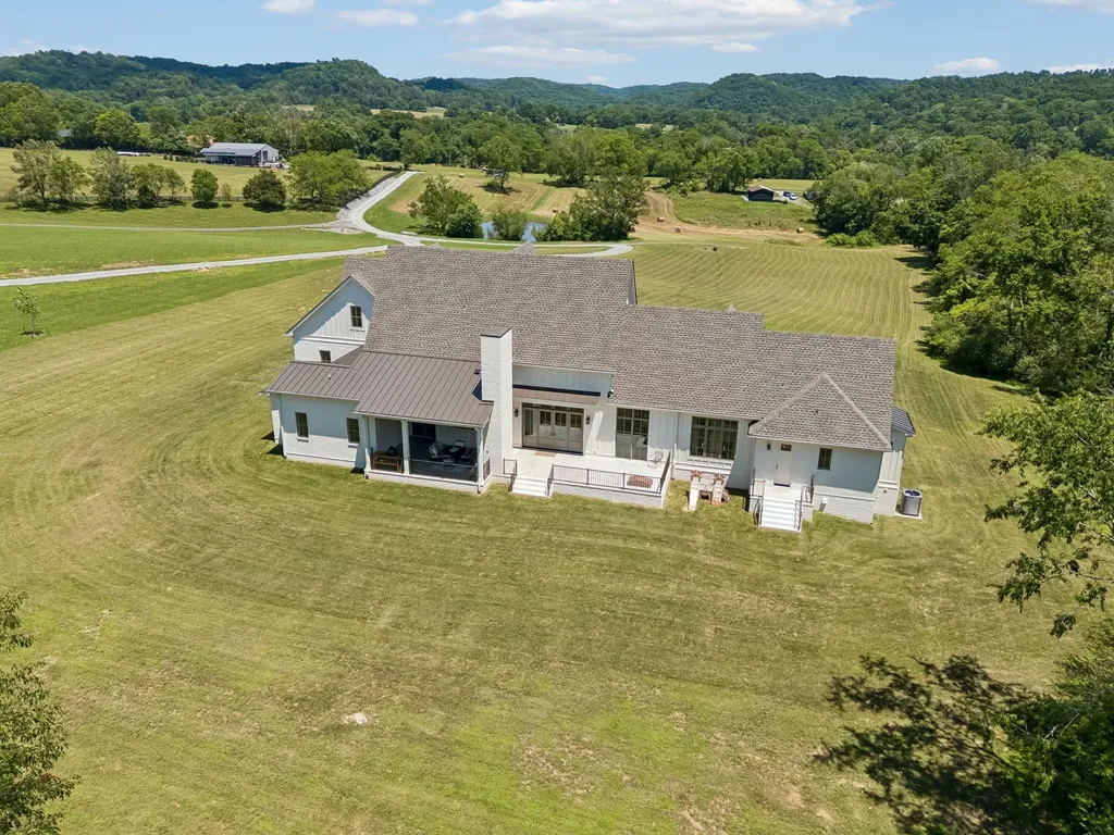 197E Bugg Hollow Road Gallatin TN 37066