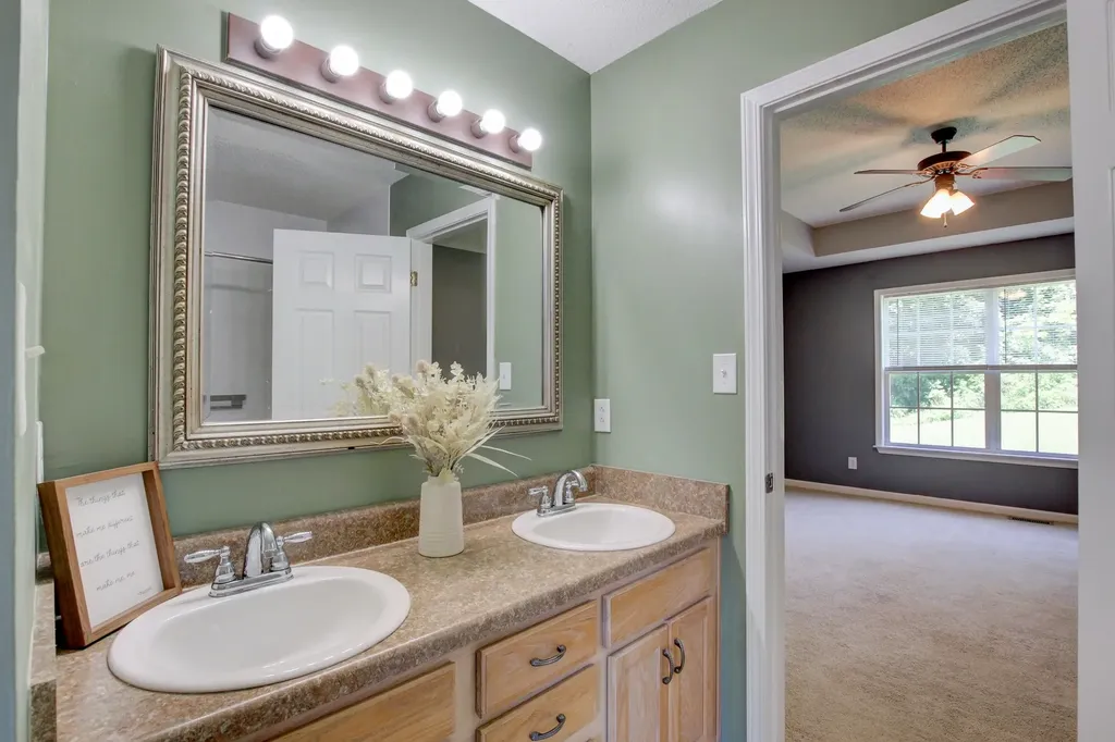 1492 Cedar Springs Circle Clarksville TN 37042
