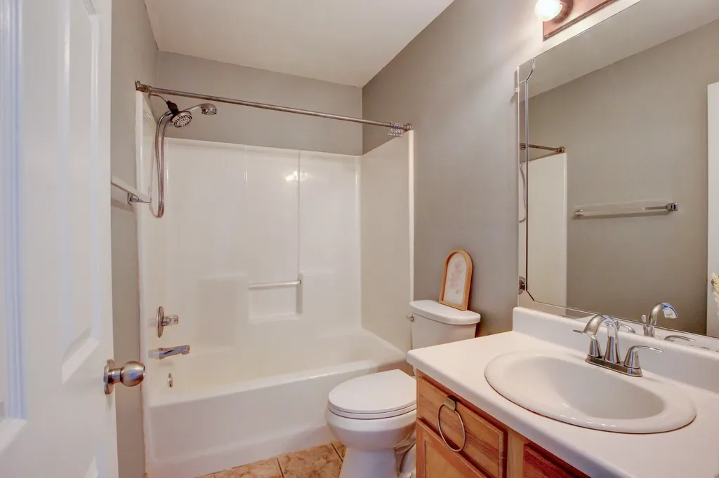 1492 Cedar Springs Circle Clarksville TN 37042