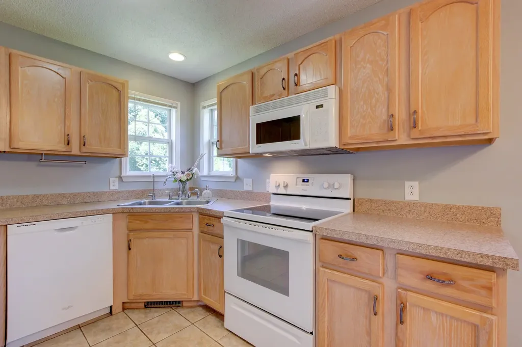 1492 Cedar Springs Circle Clarksville TN 37042