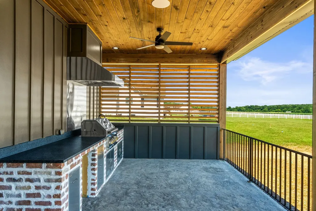 293 Aplin Branch Road Cottontown TN 37048