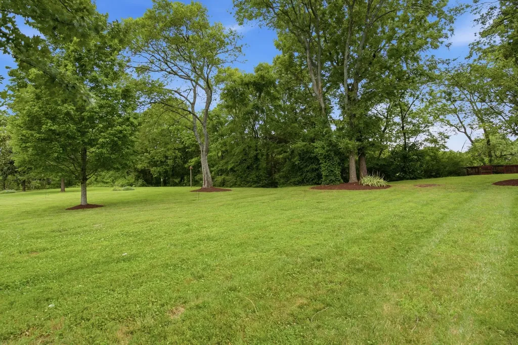 1939 Cliffview Court Murfreesboro TN 37128