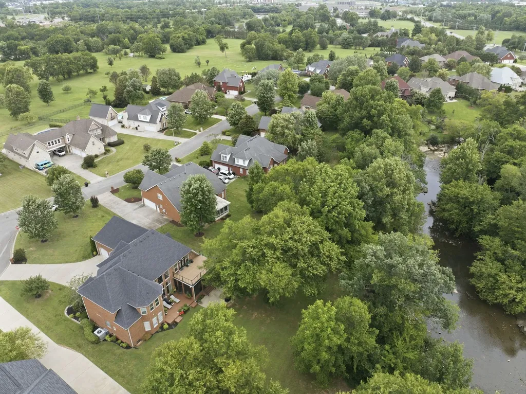 1939 Cliffview Court Murfreesboro TN 37128