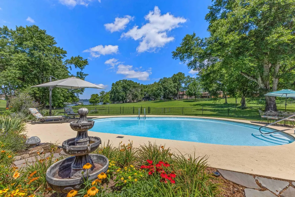 305 Louviers Lane Old Hickory TN 37138