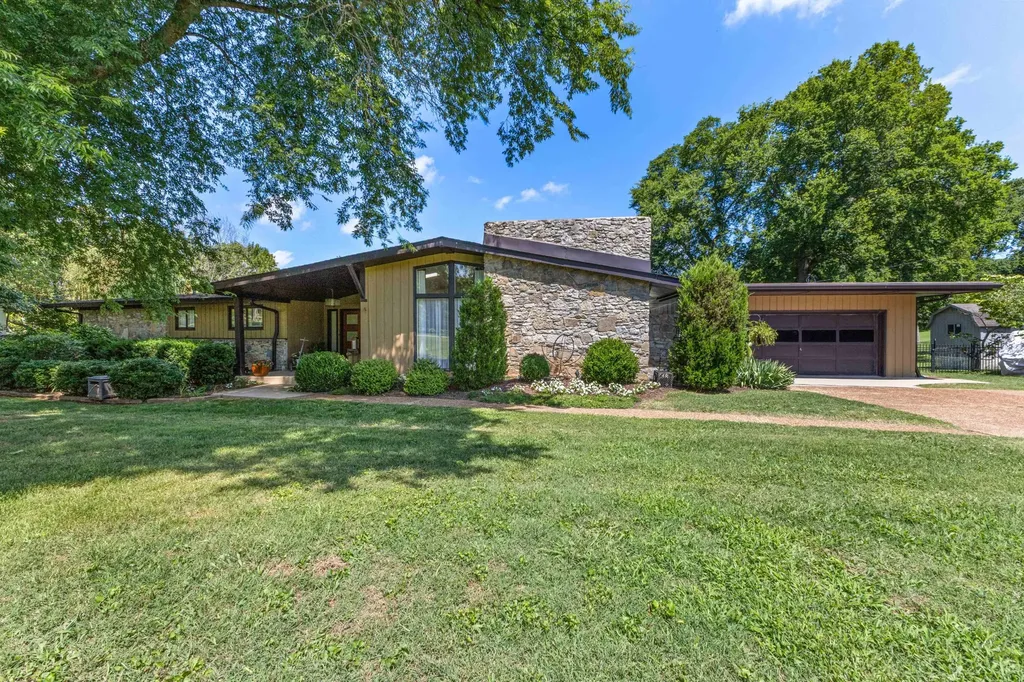 305 Louviers Lane Old Hickory TN 37138