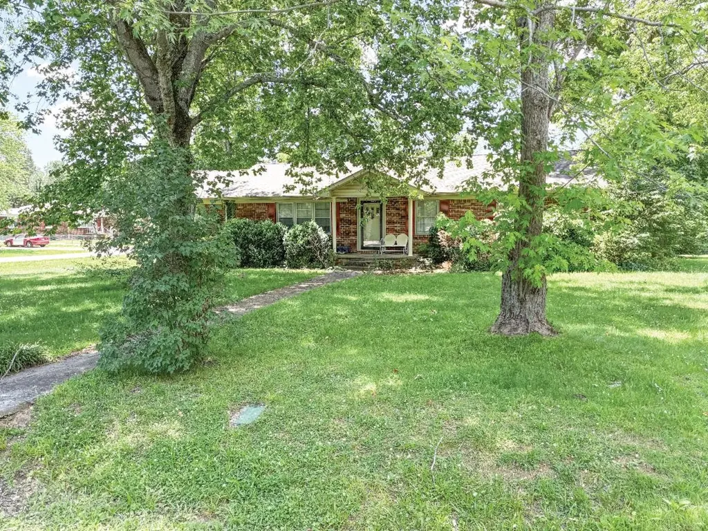 212 Bragg Circle Tullahoma TN 37388