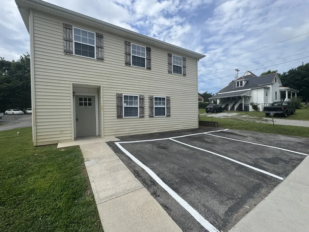 100 Warren Street Mcminnville TN 37110