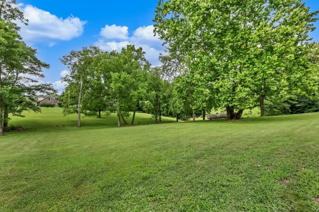 2100 Bearden Road Clarksville TN 37043