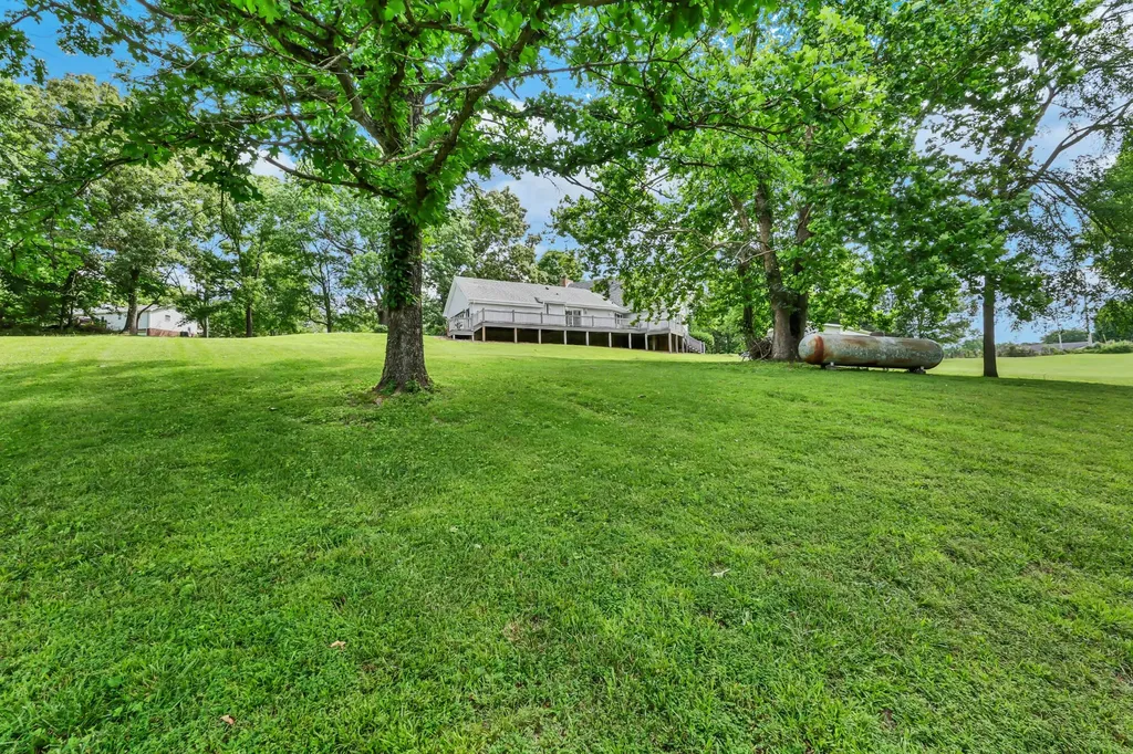 2100 Bearden Road Clarksville TN 37043