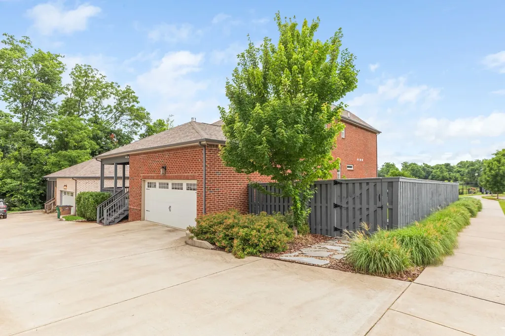 1024 Nave Court Nashville TN 37214