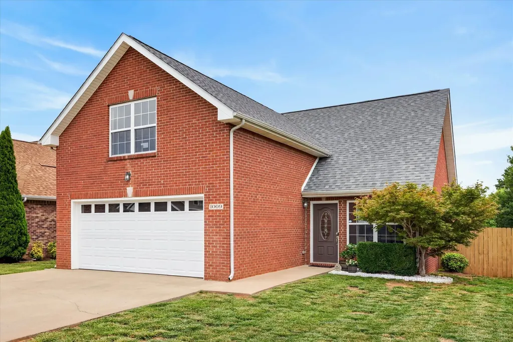 1009 Hendricks Court Clarksville TN 37040
