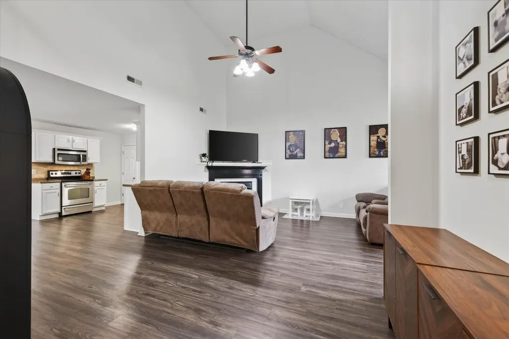 1009 Hendricks Court Clarksville TN 37040