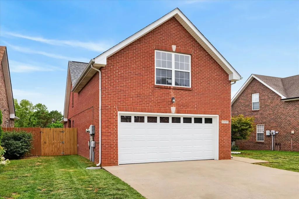 1009 Hendricks Court Clarksville TN 37040