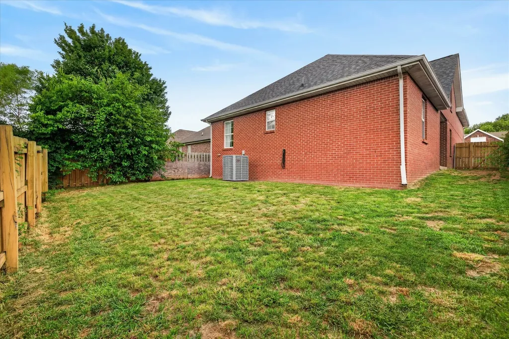 1009 Hendricks Court Clarksville TN 37040