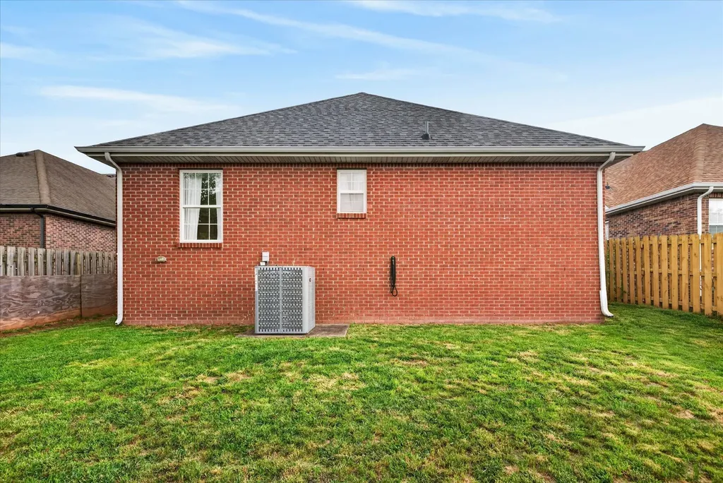 1009 Hendricks Court Clarksville TN 37040